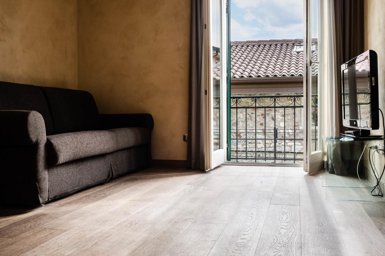 Lazise Boutique Apartment Lago E Relax Exterior photo