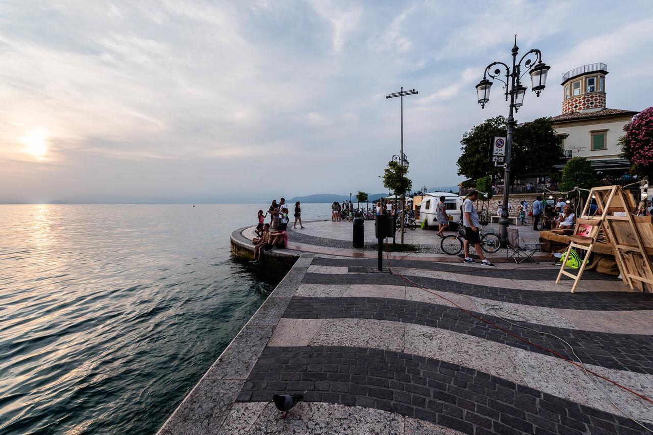 Lazise Boutique Apartment Lago E Relax Exterior photo
