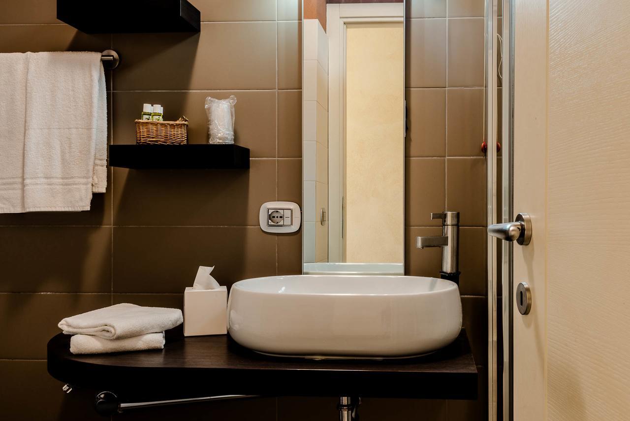 Lazise Boutique Apartment Lago E Relax Exterior photo