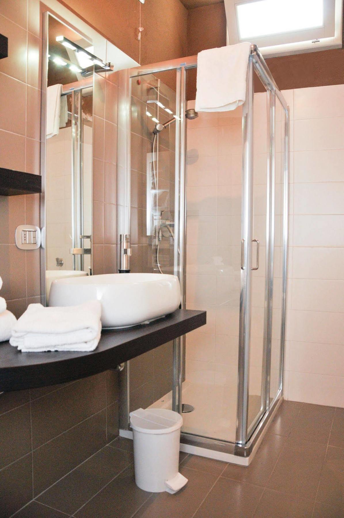 Lazise Boutique Apartment Lago E Relax Exterior photo